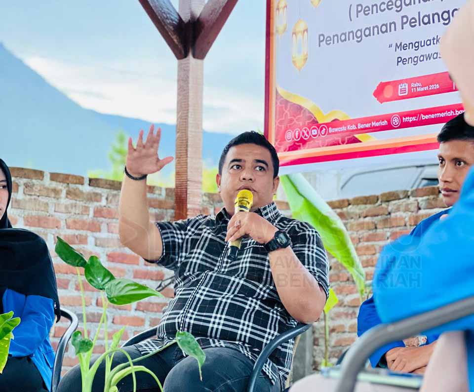 Koordinator Divsi Hukum, Pencegahan, Partisipasi Masyarakat dan Humas Hermasyah Putra, S.E.,M.Si